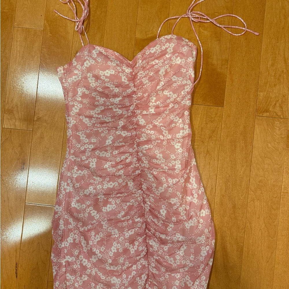 Bailey Rose Pink floral bodycon mini dress. Excellent condition, size Large.